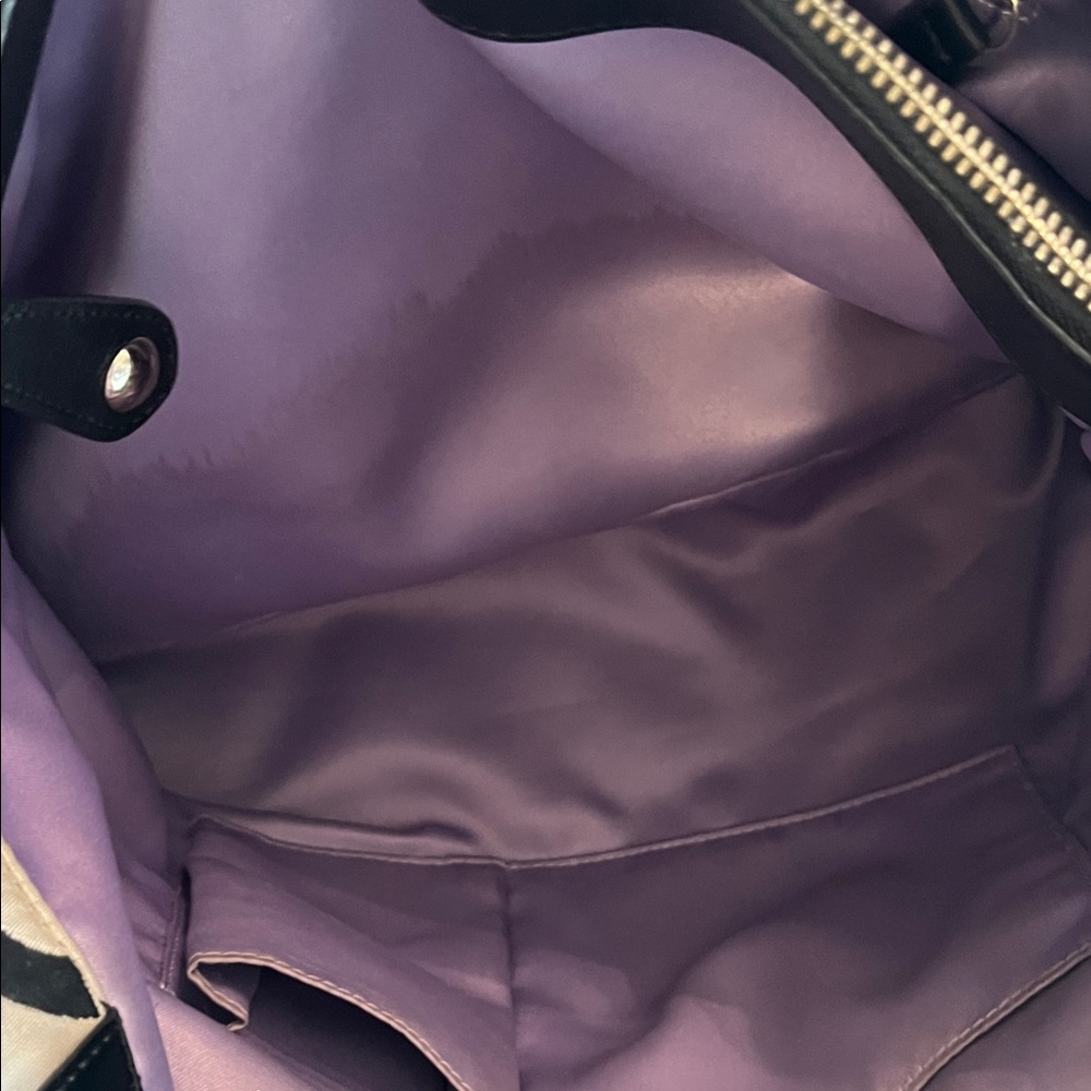 Coach Madison Black and Cream Signature Shoulder Bag - Picture 11 of 16